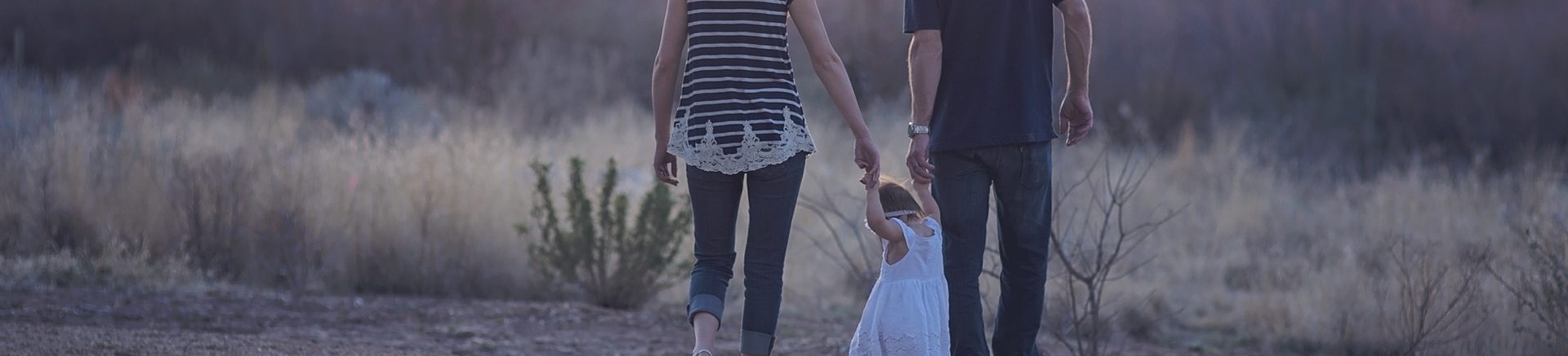 family-2485714_1920-1920×437